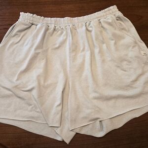 Vuori Cream Elastic-Waist Athletic Shorts